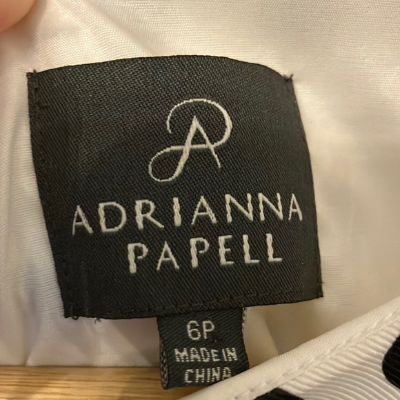 Adrianna Papell Black and White Ruched Wrap  Knee Length Dress sz 6P - Picture 2 of 5